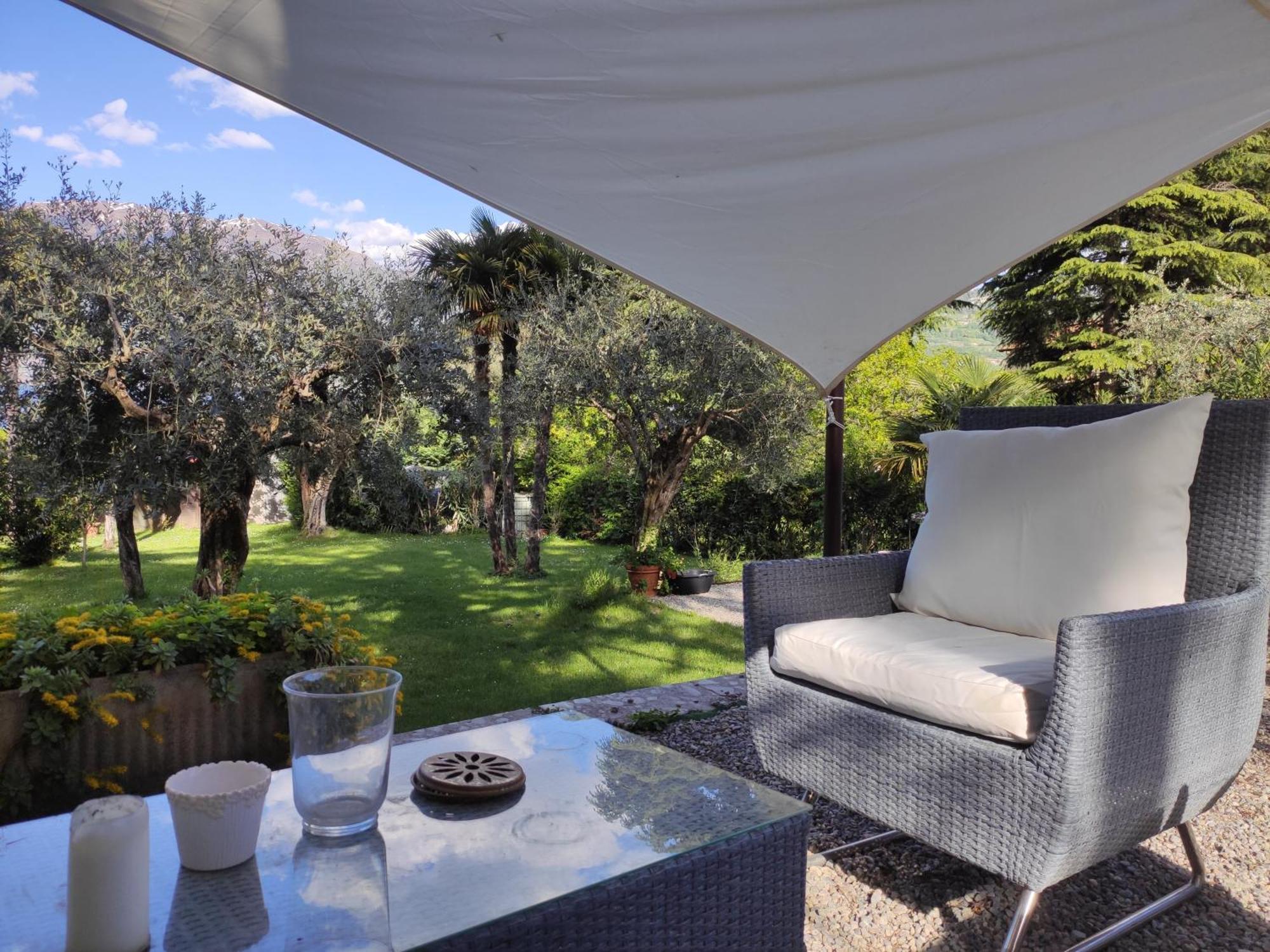 Villa Riva Lago - Apartment With Parking Tavernola Bergamasca Exterior foto