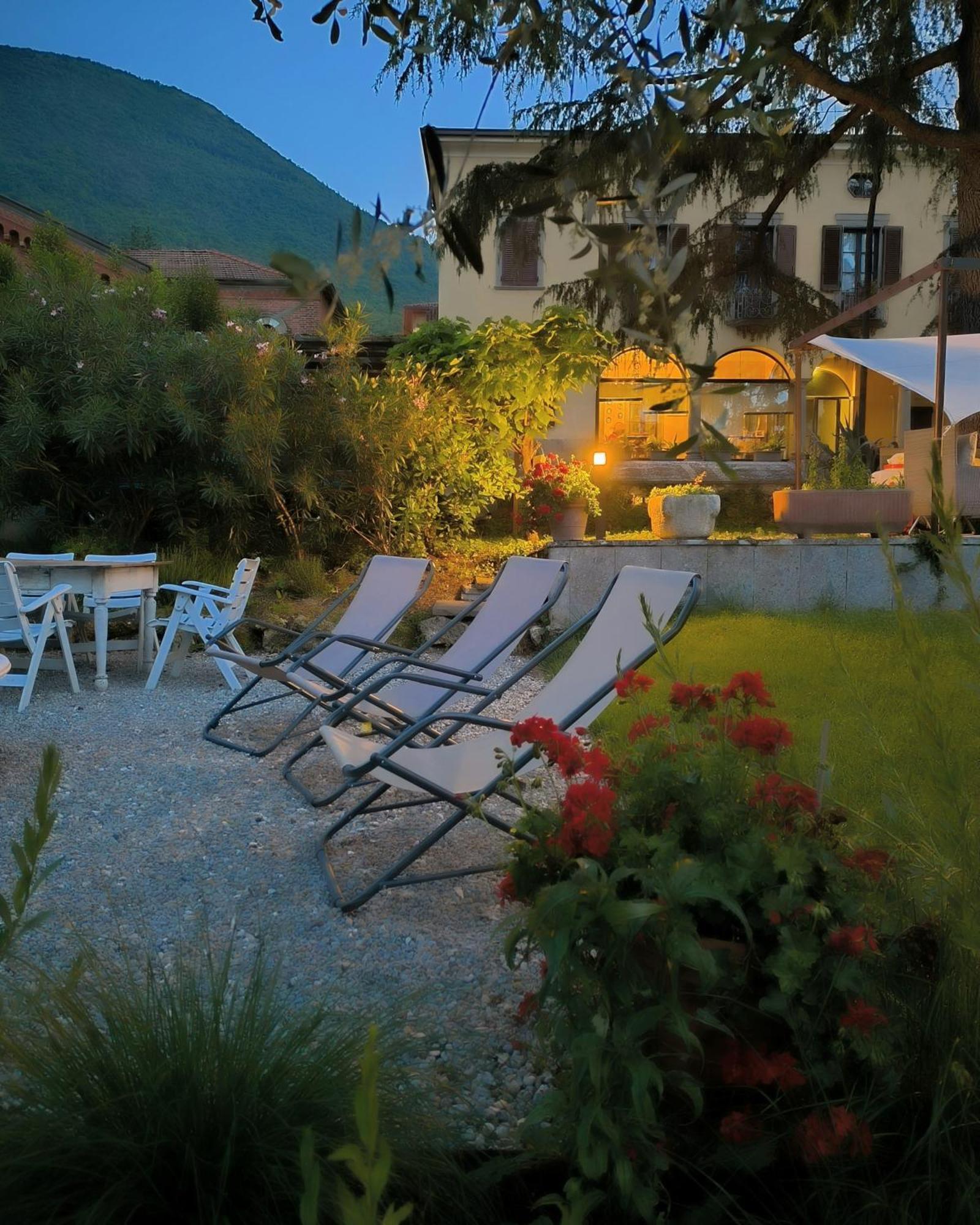 Villa Riva Lago - Apartment With Parking Tavernola Bergamasca Exterior foto